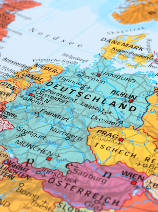 Eine Europakarte, die Deutschland und dessen Nachbarländer in verschiedenen bunten Farben darstellt