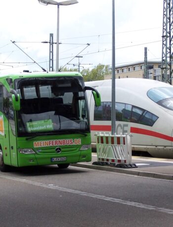 Fernbusse in Konkurrenz zu den Fernzügen der Deutschen Bahn