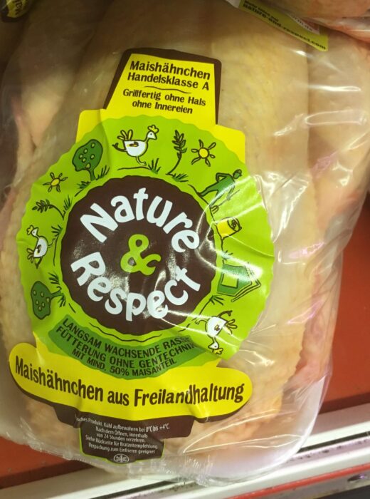 Ein totes, geschlachtetes Huhn wird mit den Worten "Nature & Respect" beworben - das ist verdammt zynisch!