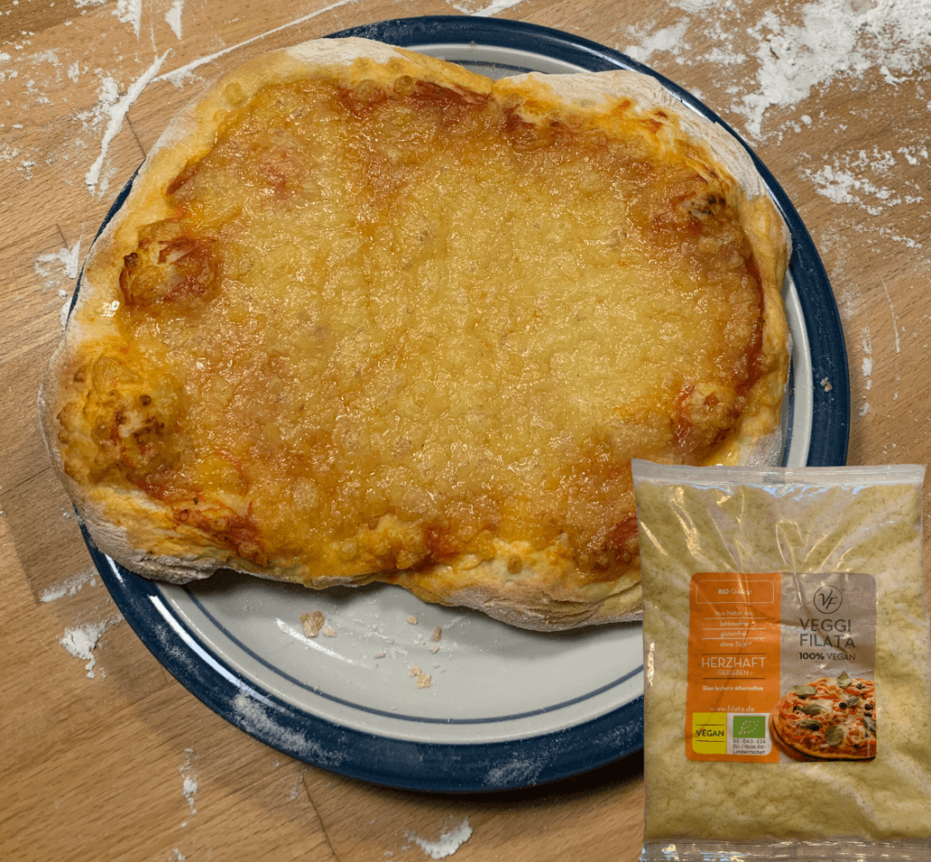 Wer herzhaften Käse mag, sollte den Veggi Filata in der herzhaften Ausführung auf jeden Fall ausprobieren. Bei unserem Test landet die Käsealternative auf dem dritten Platz.