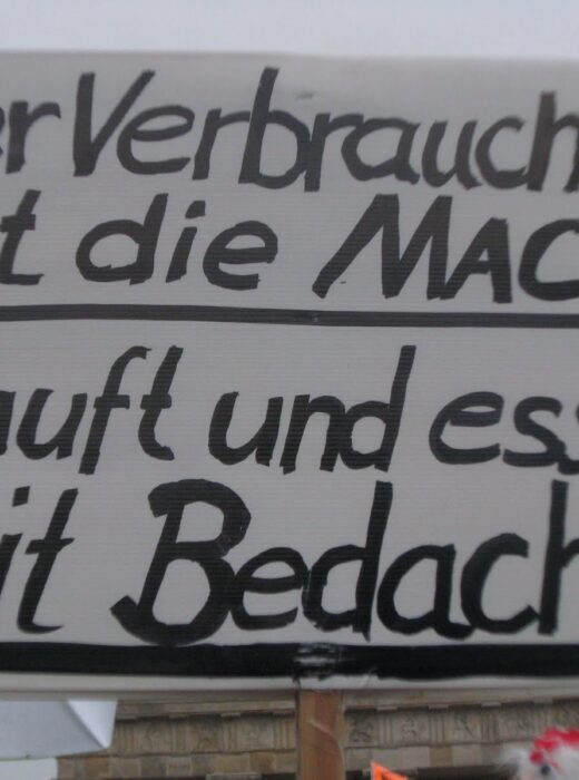 Protestschild Konsumkritik